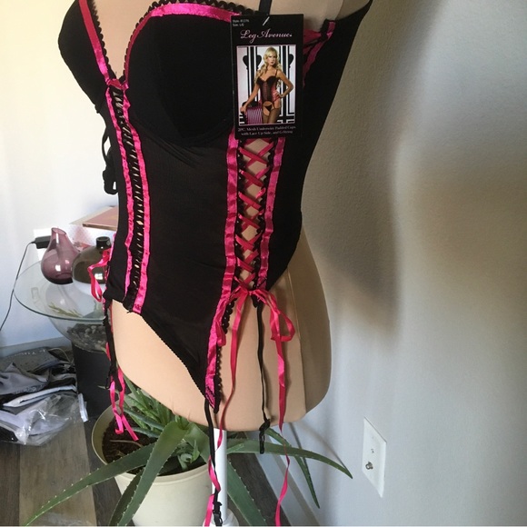 2 pc mesh underwire padded cups with lace up side, and g-string - Picture 2 of 5